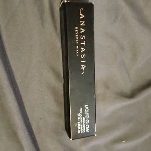 Anastasia liquid glow